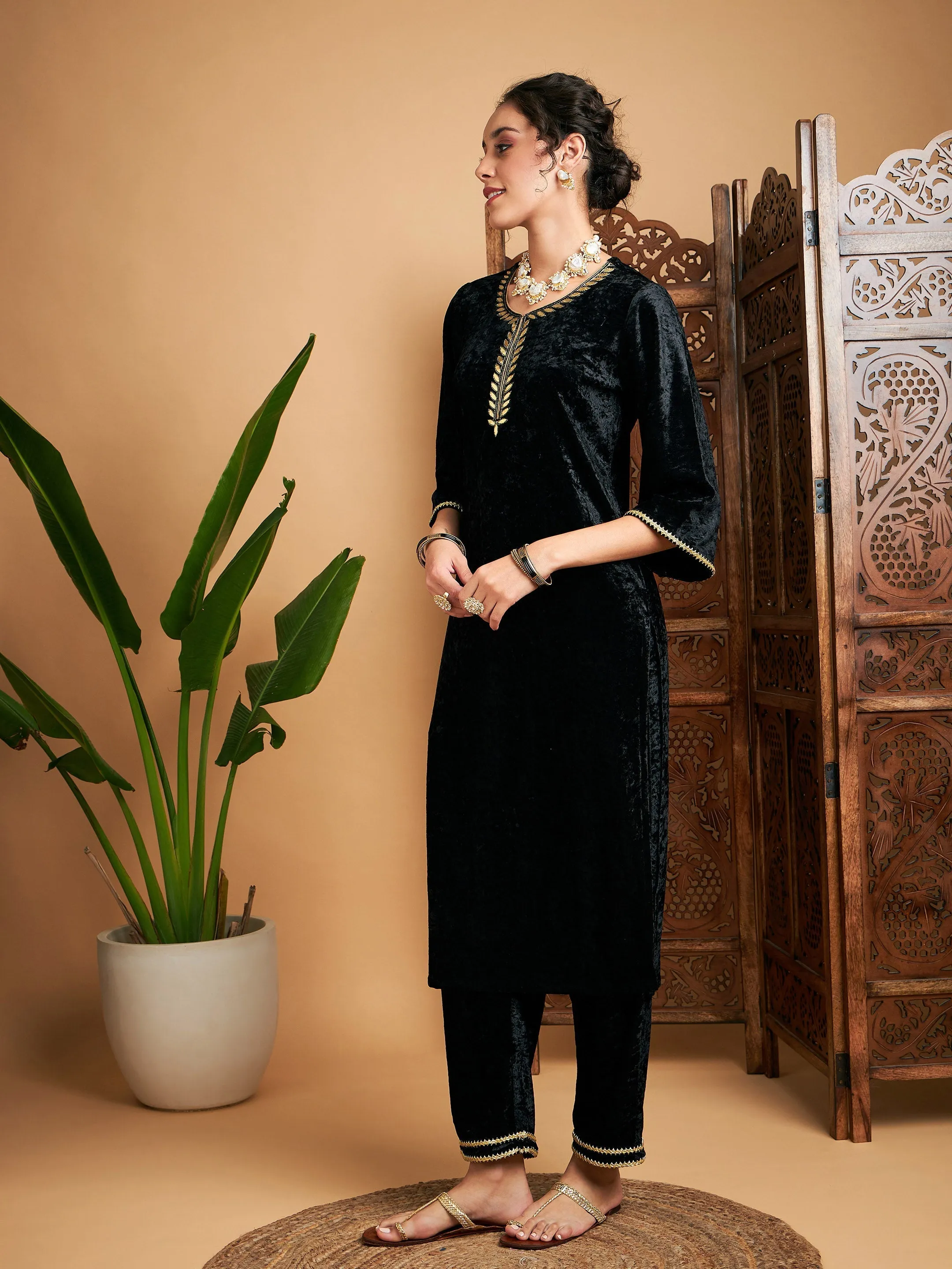 Women Black Velvet Contrast Piping Detail Kurta With Pants