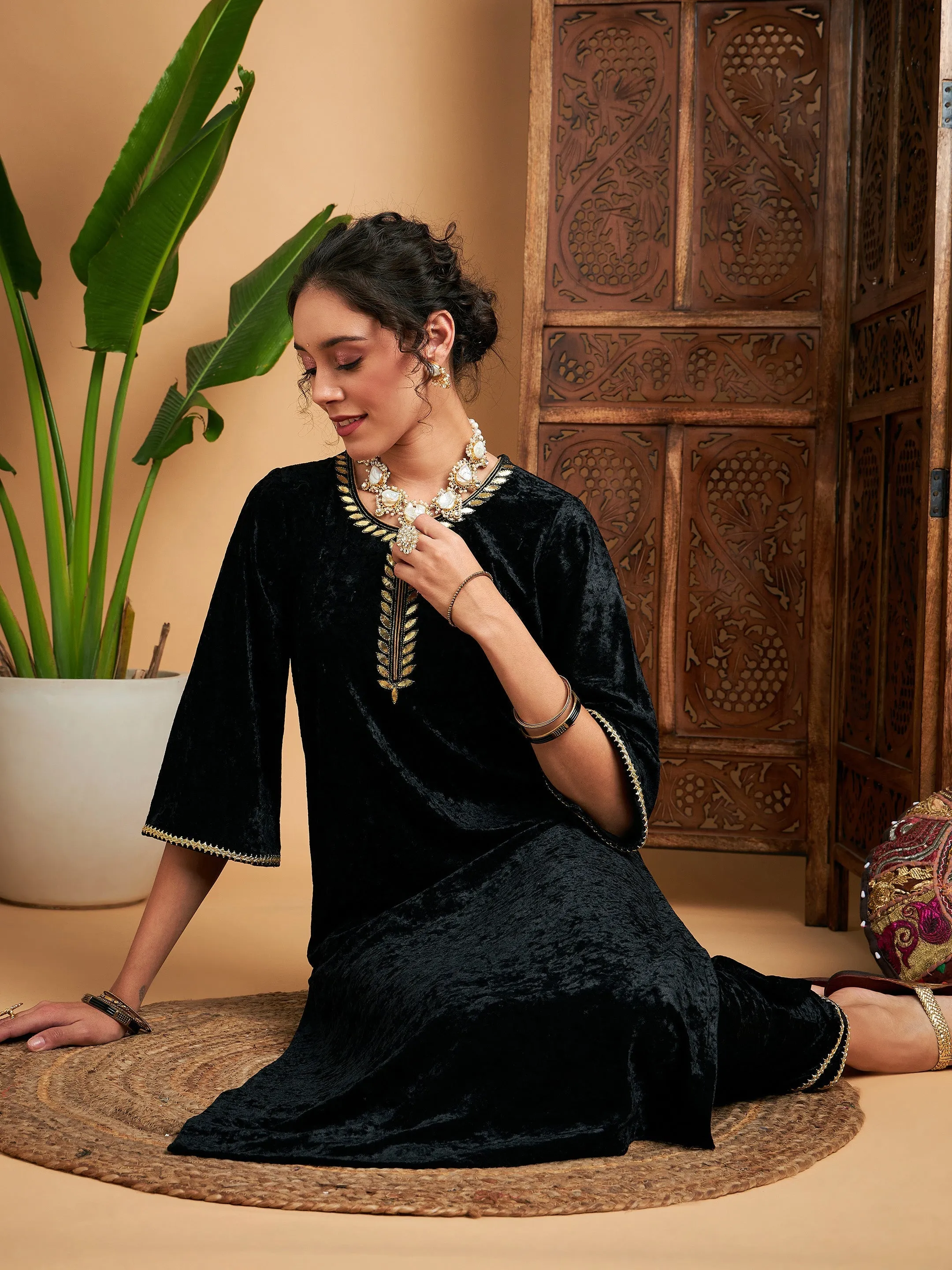 Women Black Velvet Contrast Piping Detail Kurta With Pants